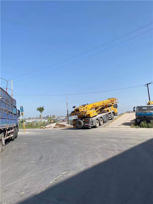 三门峡市25吨吊车的租赁价格大概是多少？